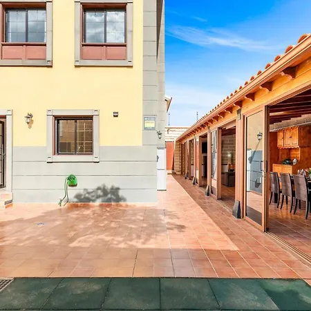 Дом отдыха Medano4you The Guachinche House Эль-Медано